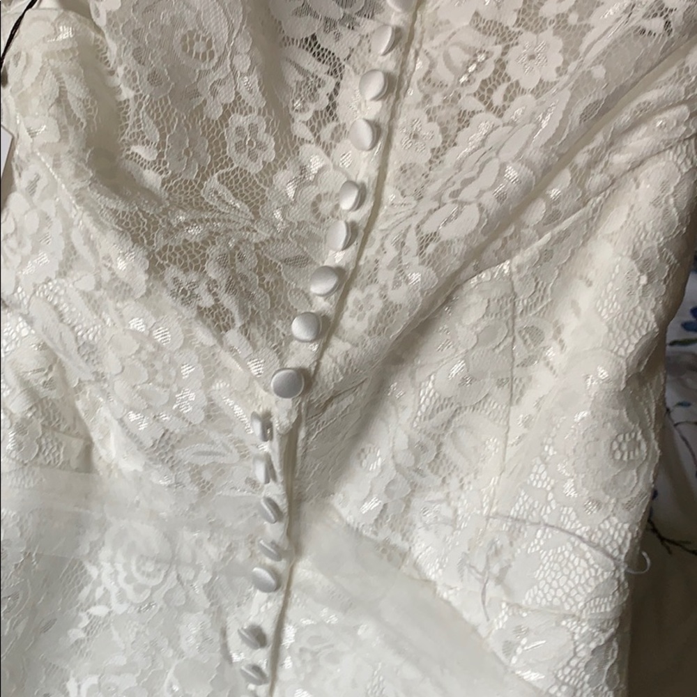 NWT stunning wedding dress in ivory - Picture 5 of 9